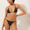 Üçgen Bikini Üstü Minimal Kesim